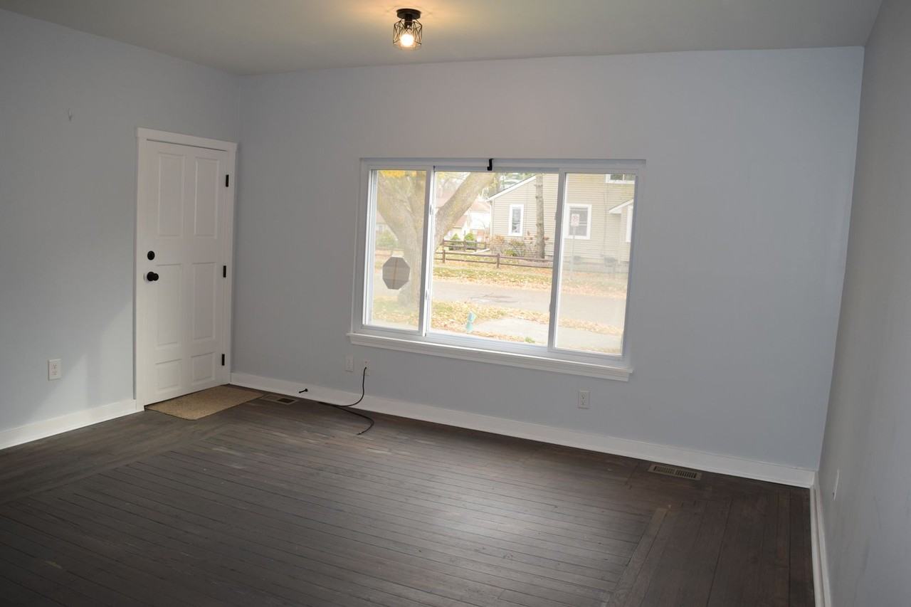 315 Voorheis St #A - Photo 6 of 20