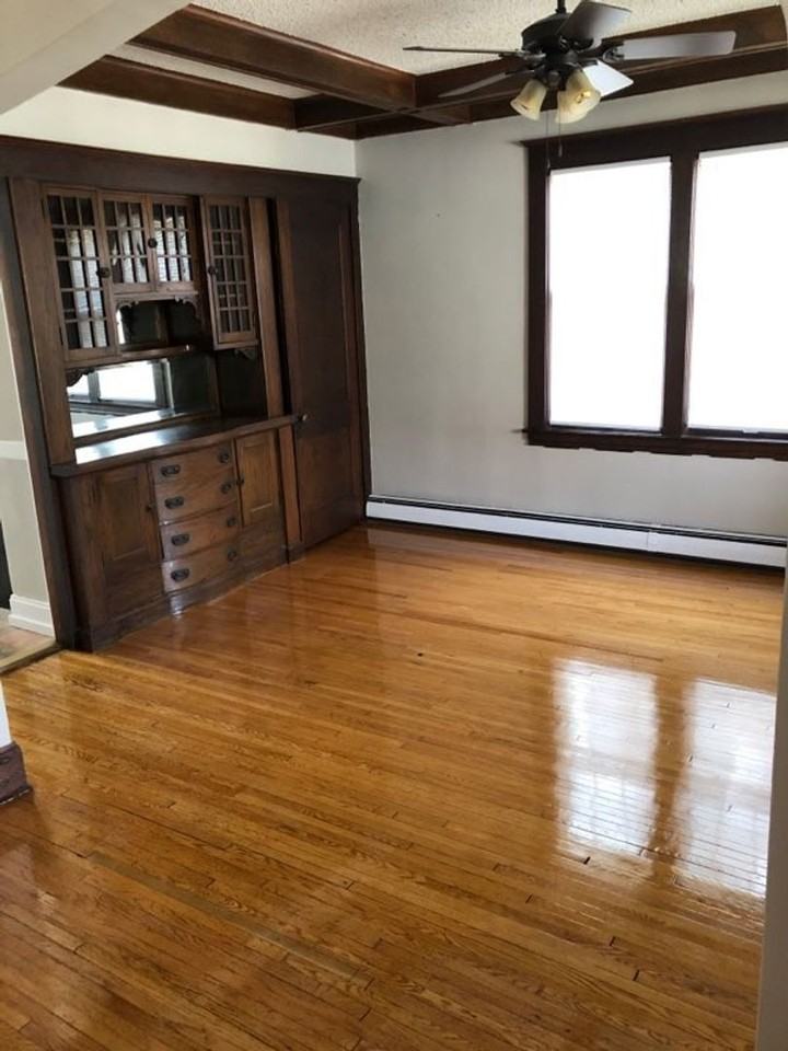 1368 Minnehaha Ave W - Photo 3 of 13