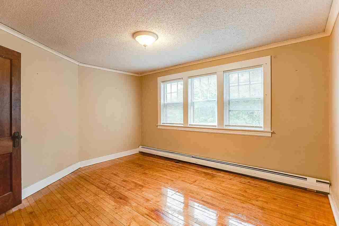 1368 Minnehaha Ave W - Photo 7 of 13
