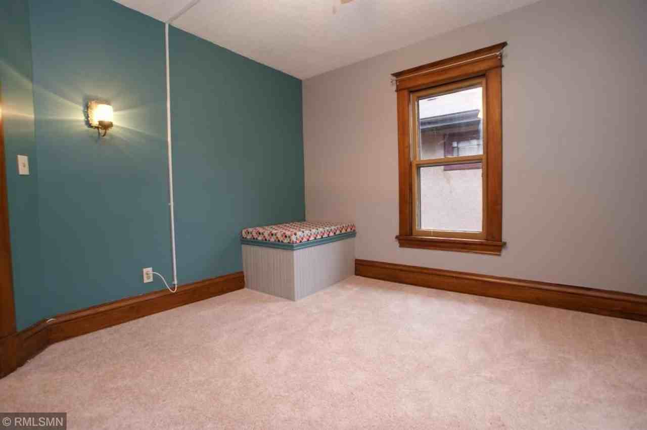 1652 Marshall Ave - Photo 4 of 25