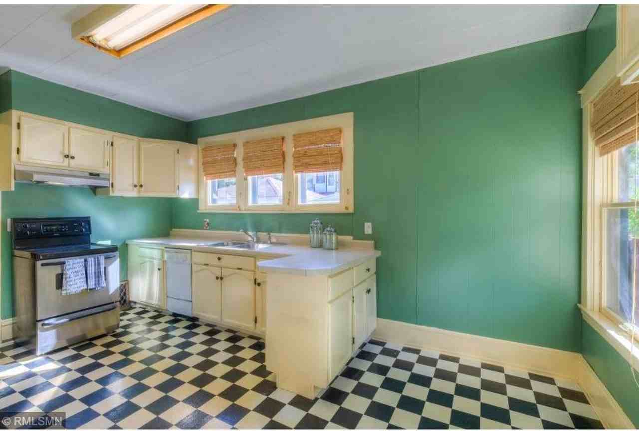 1654 Van Buren Ave - Photo 4 of 16
