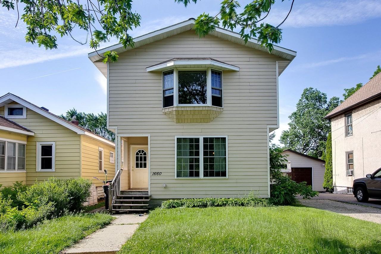 1660 Hewitt Ave - Photo 3 of 10