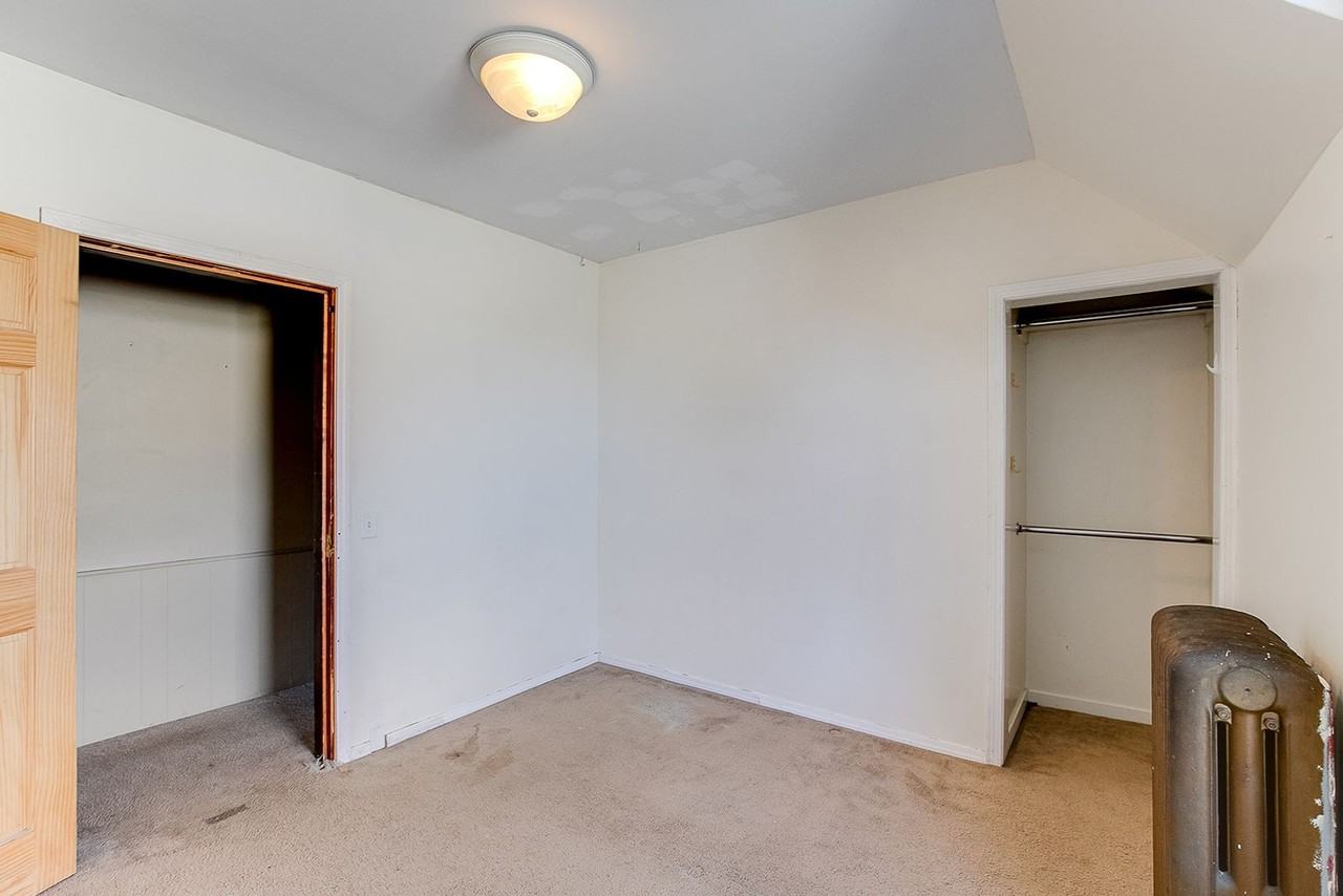 1430 Minnehaha Ave W - Photo 7 of 10