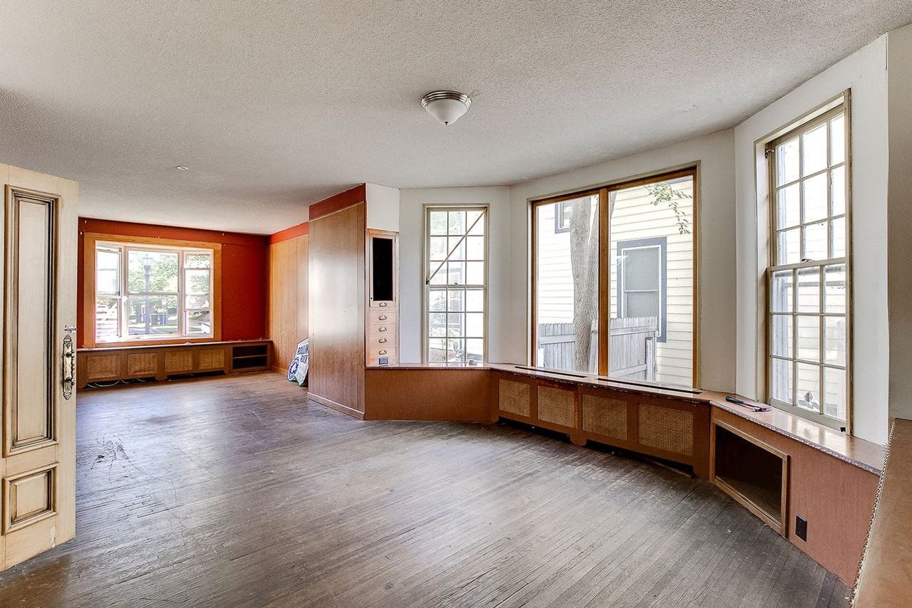 1430 Minnehaha Ave W - Photo 3 of 10