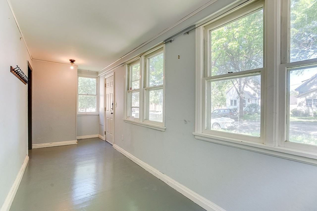 437 Fry St - Photo 2 of 9