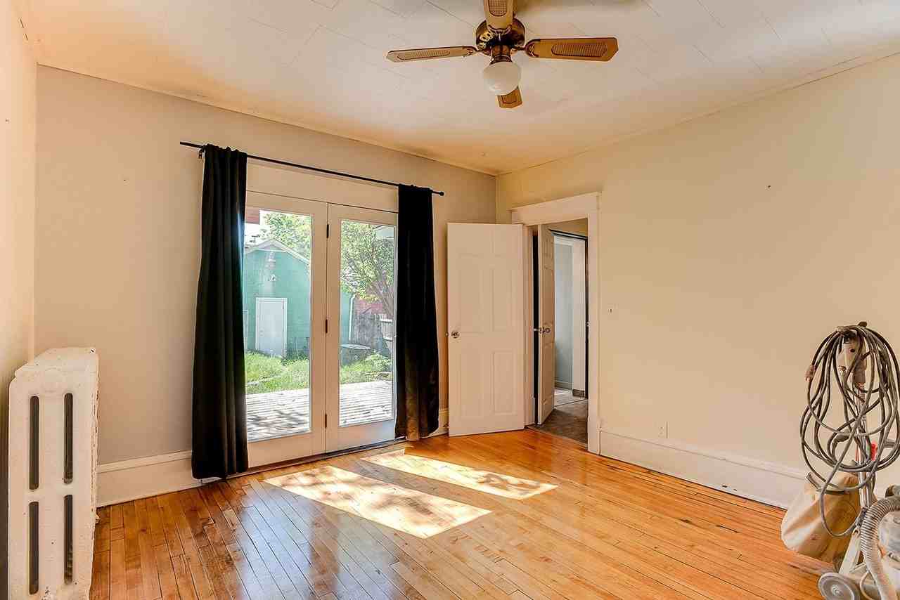 437 Fry St - Photo 3 of 9