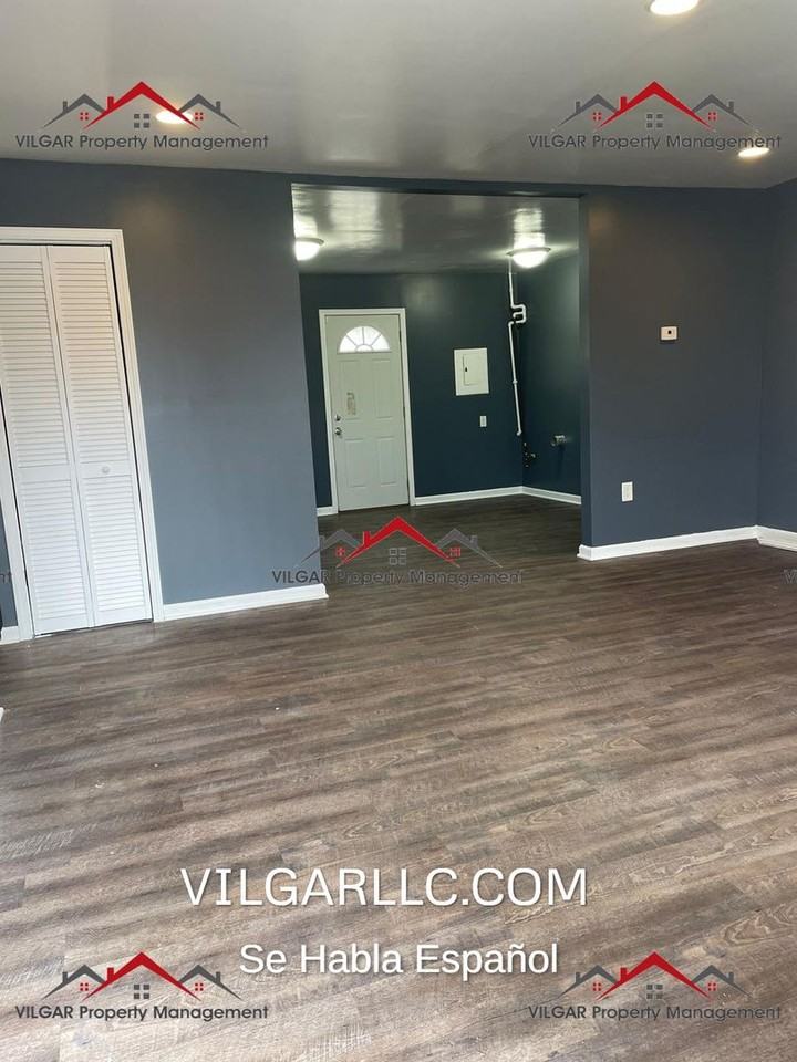 1039 Hanley St - Photo 3 of 8