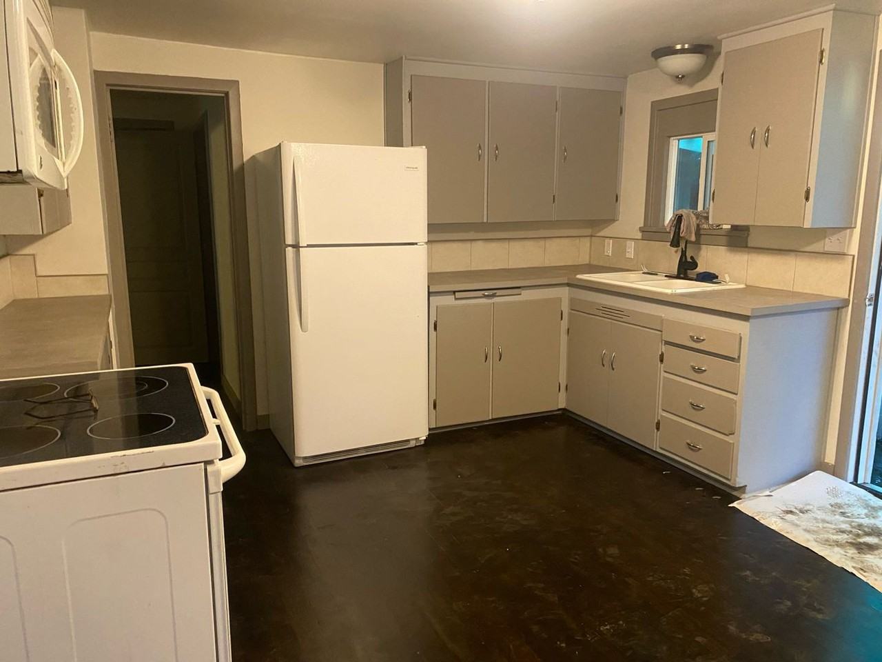 244 5th St - Photo 2 of 5