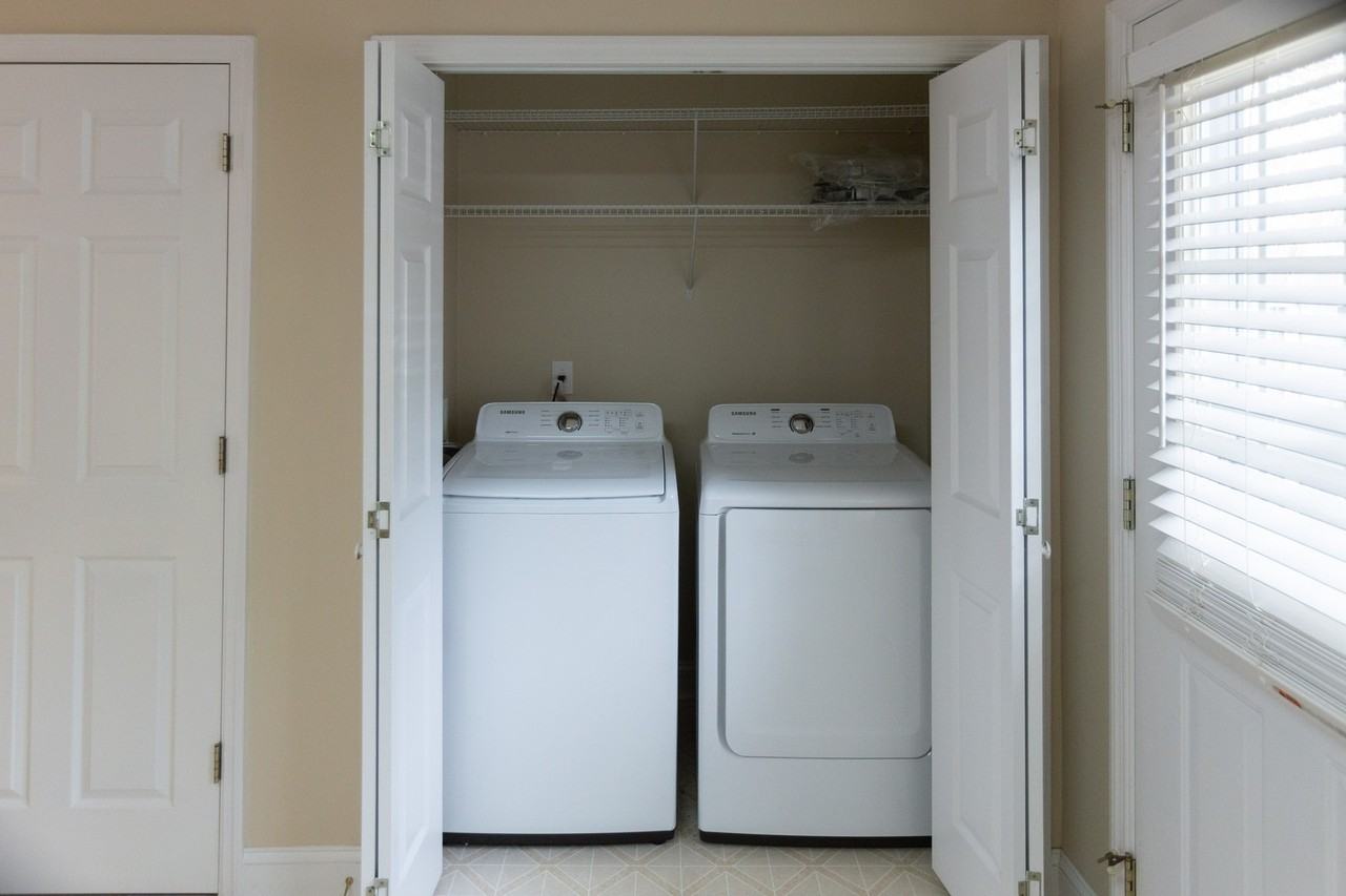 430 Logmont Trce - Photo 2 of 9