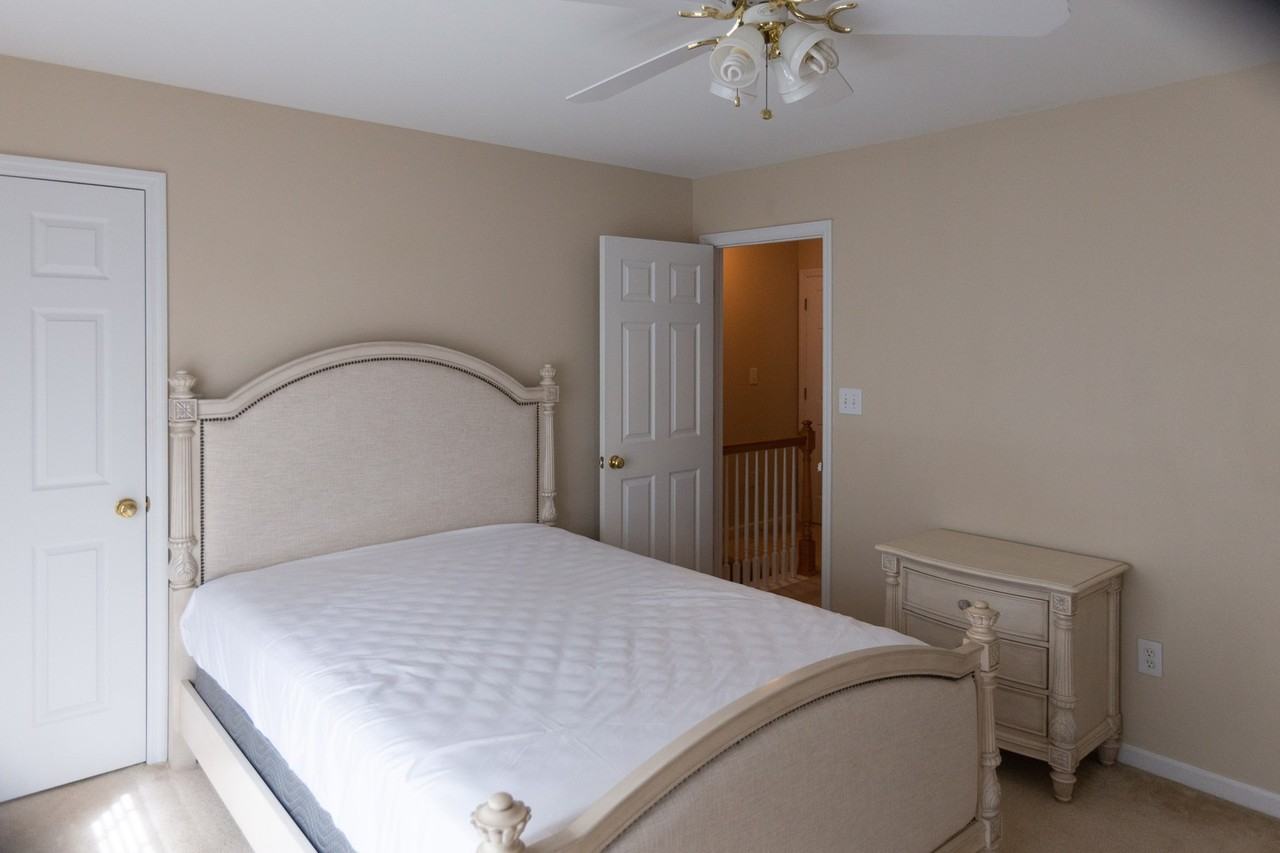 430 Logmont Trce - Photo 3 of 9