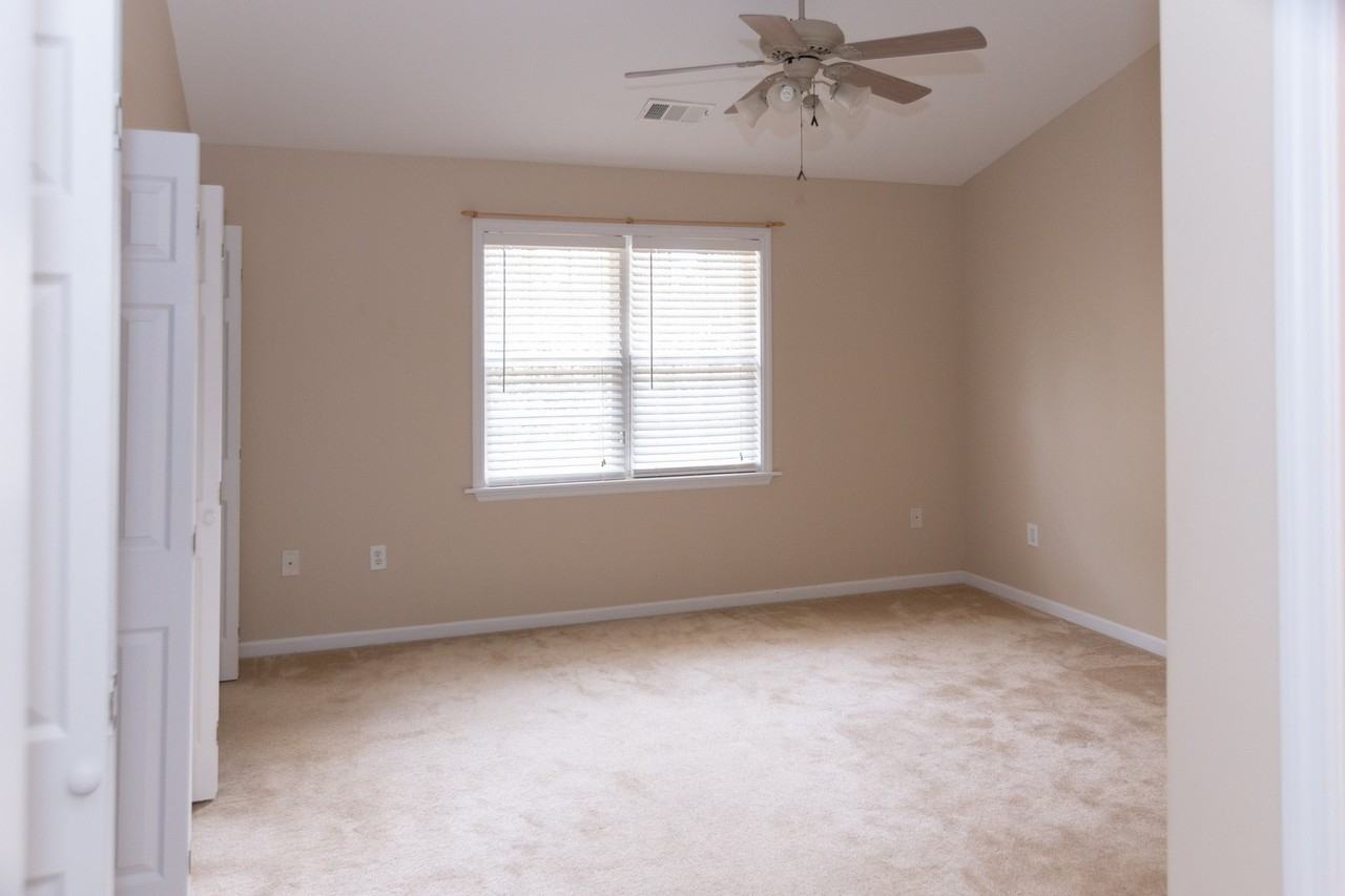 430 Logmont Trce - Photo 6 of 9