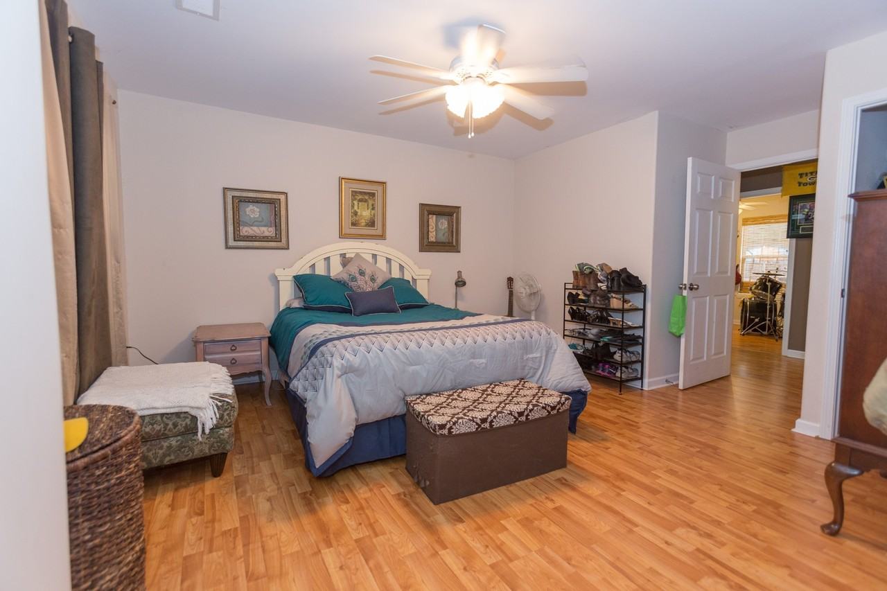 645 Fourth St - Photo 5 of 8