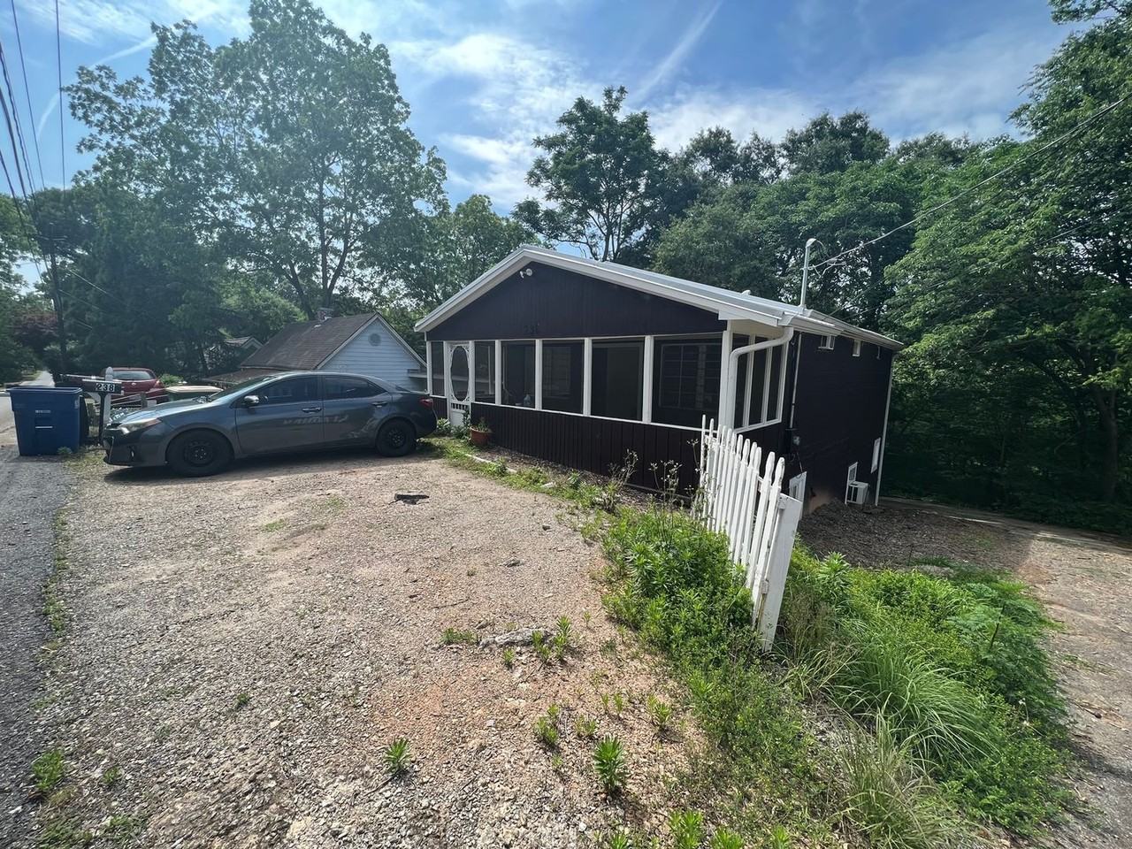238 1/2 Cleveland Ave - Photo 2 of 9