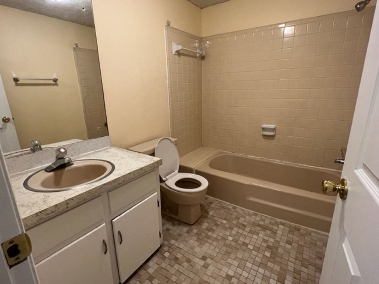 36 Holman Ave Rear #Unit - Photo 3 of 5