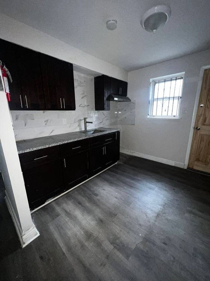 3013 N Lambert St - Photo 2 of 5