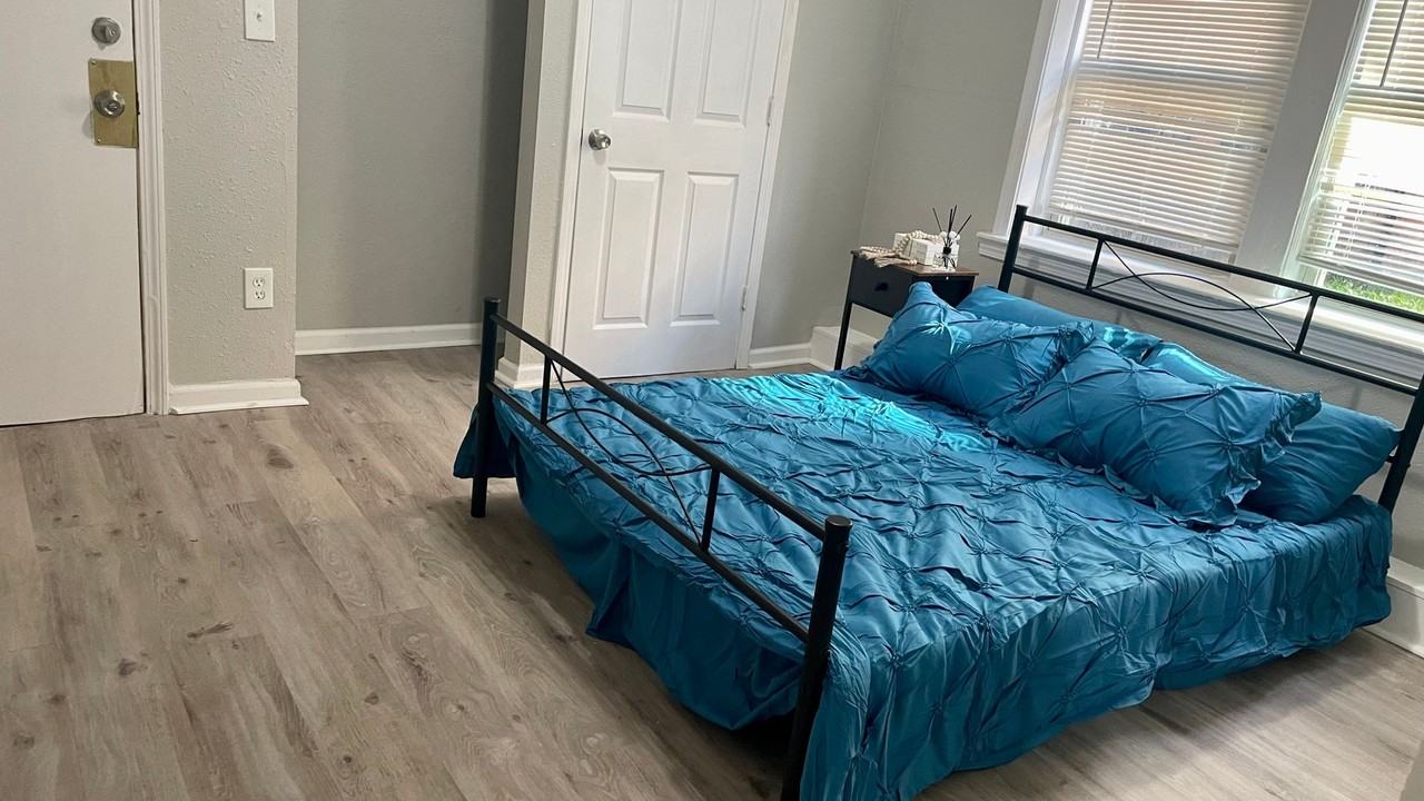 11118 Clifton Blvd - Photo 6 of 10