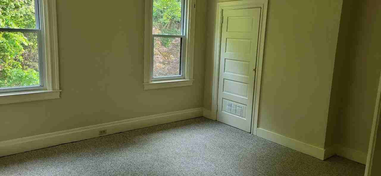 228 Venture St - Photo 3 of 9
