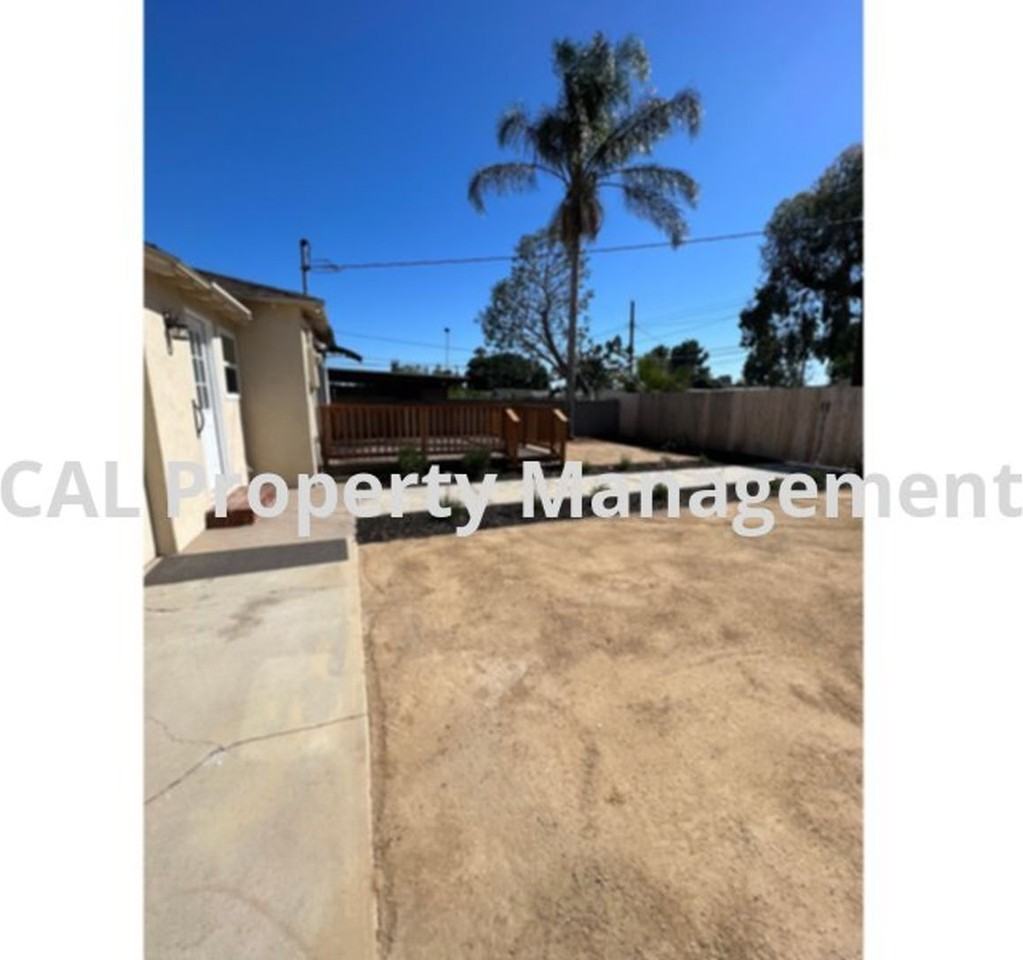 2125 N Screenland Dr - Photo 3 of 22