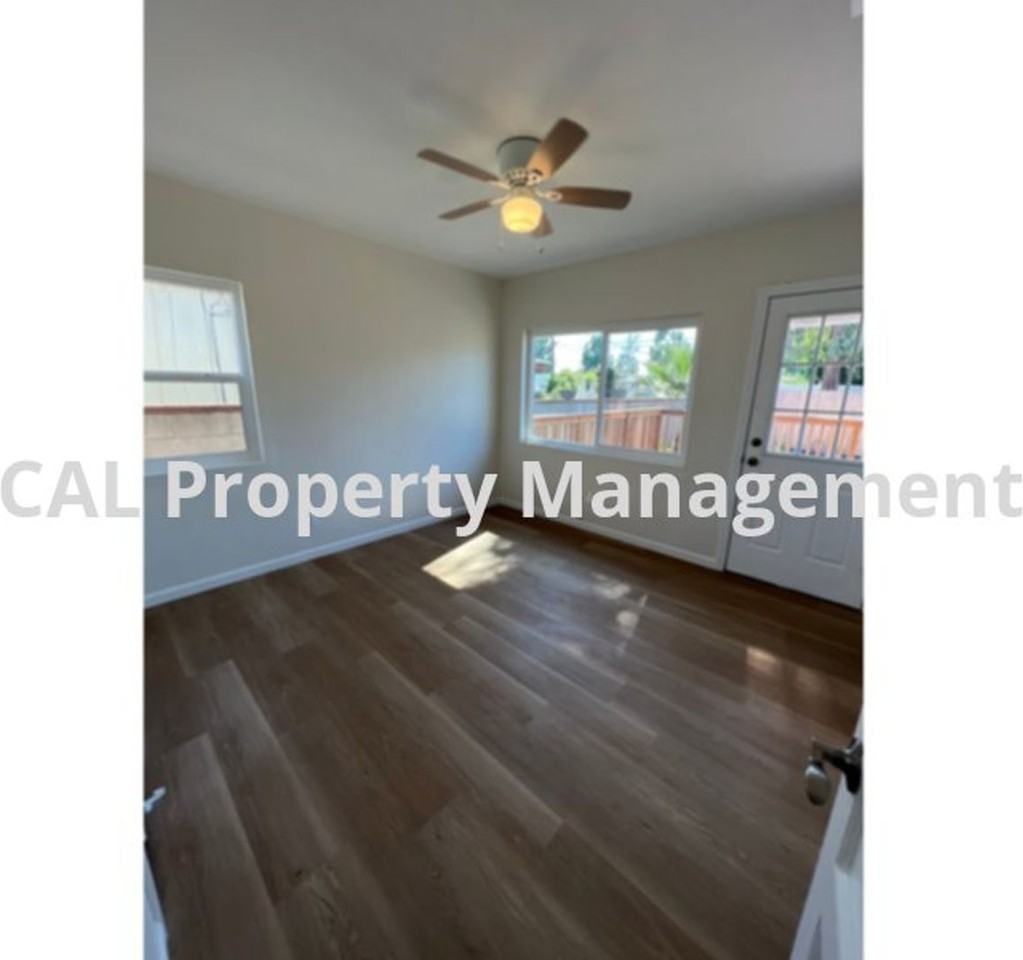 2125 N Screenland Dr - Photo 5 of 22