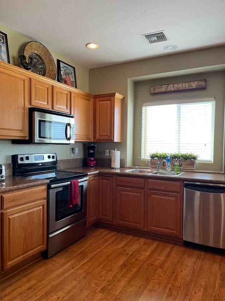 3575 Mccormick Blvd Apt D201 - Photo 4 of 28