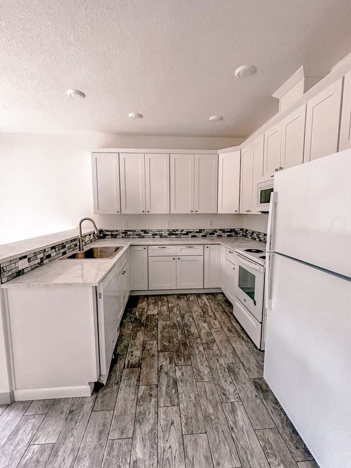 88024 7th St - Photo 6 of 13