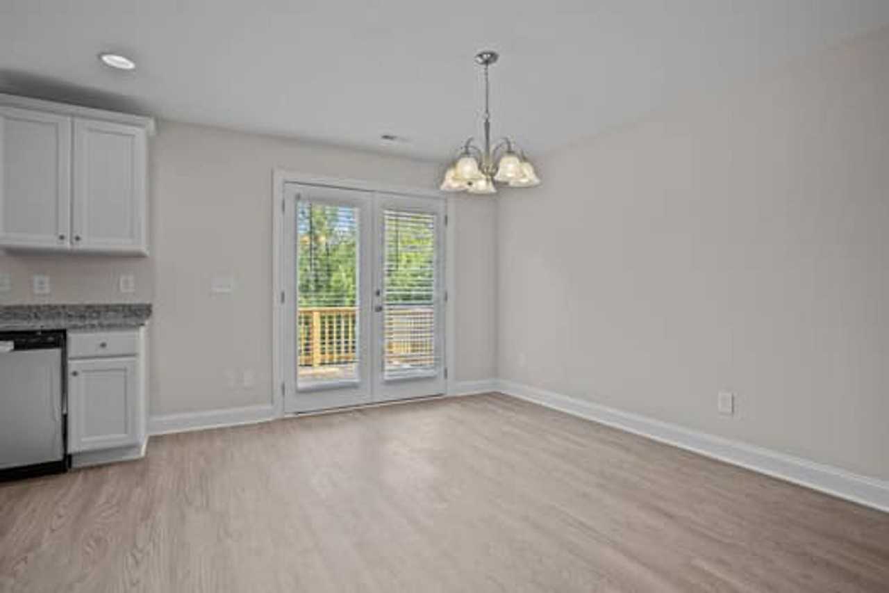 202 Beaumont Cir - Photo 2 of 42