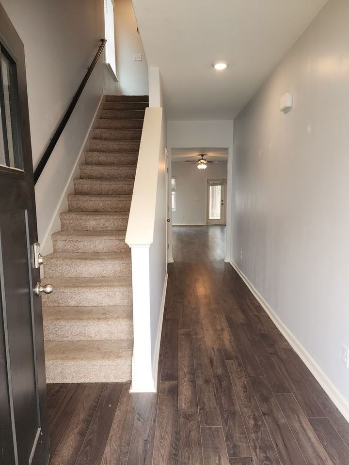 216 Chelsea Park Rd - Photo 2 of 24