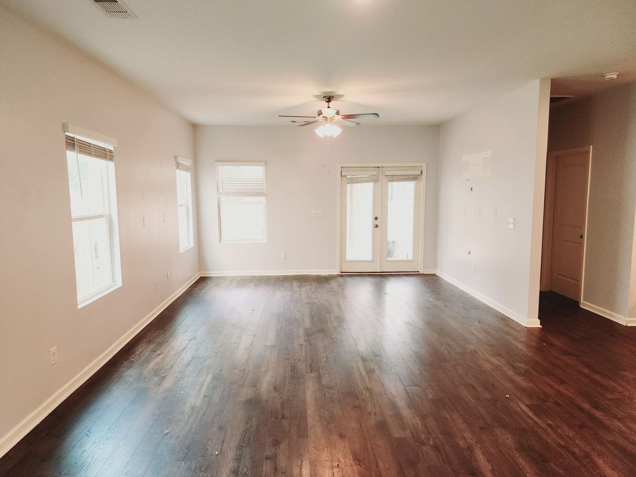 216 Chelsea Park Rd - Photo 3 of 24