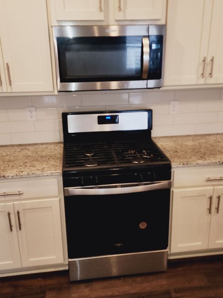 216 Chelsea Park Rd - Photo 5 of 24