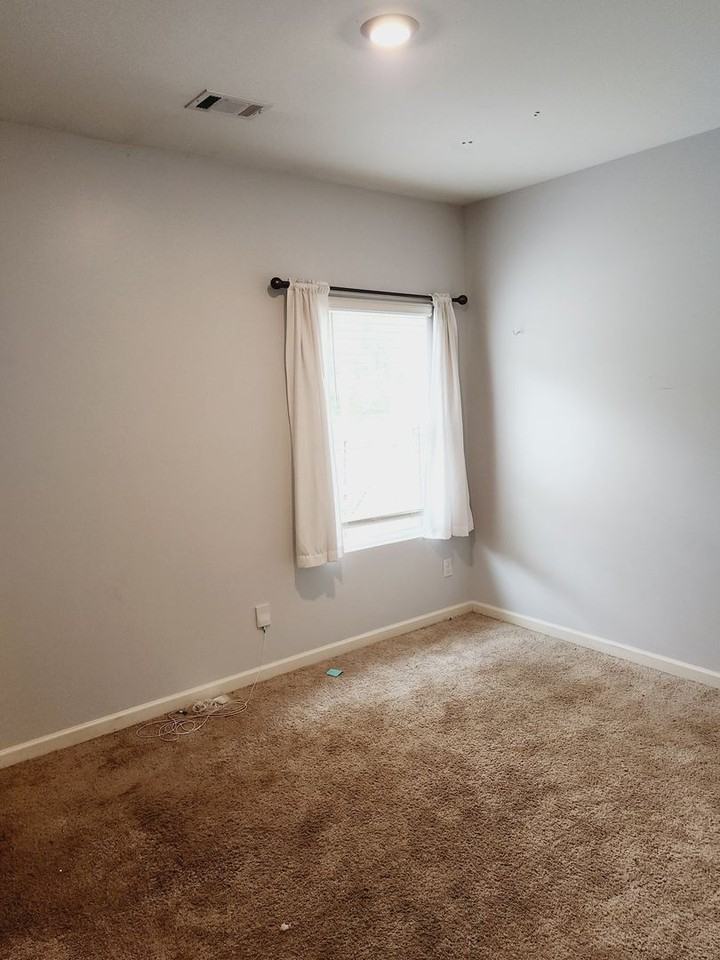 216 Chelsea Park Rd - Photo 7 of 24