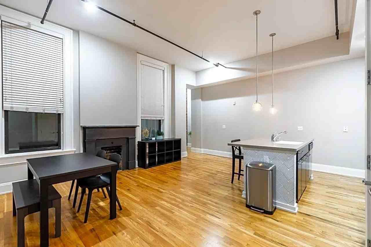 1415 Vine St #207 - Photo 5 of 26