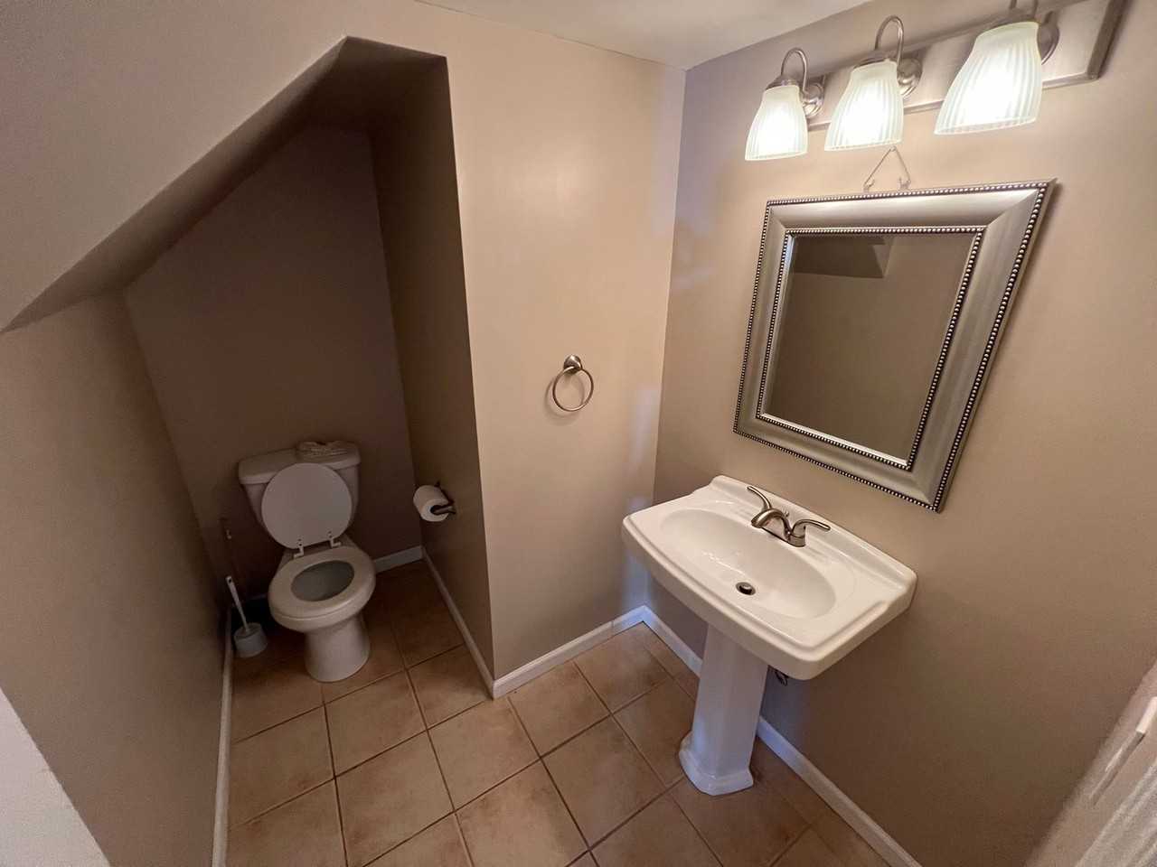 5600 Country Drive - Photo 3 of 20