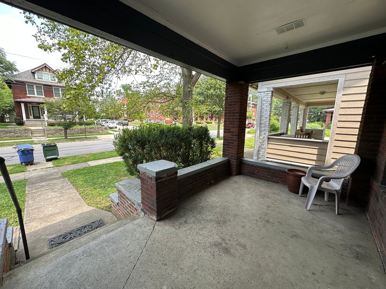 259 E Lane Ave - Photo 2 of 34