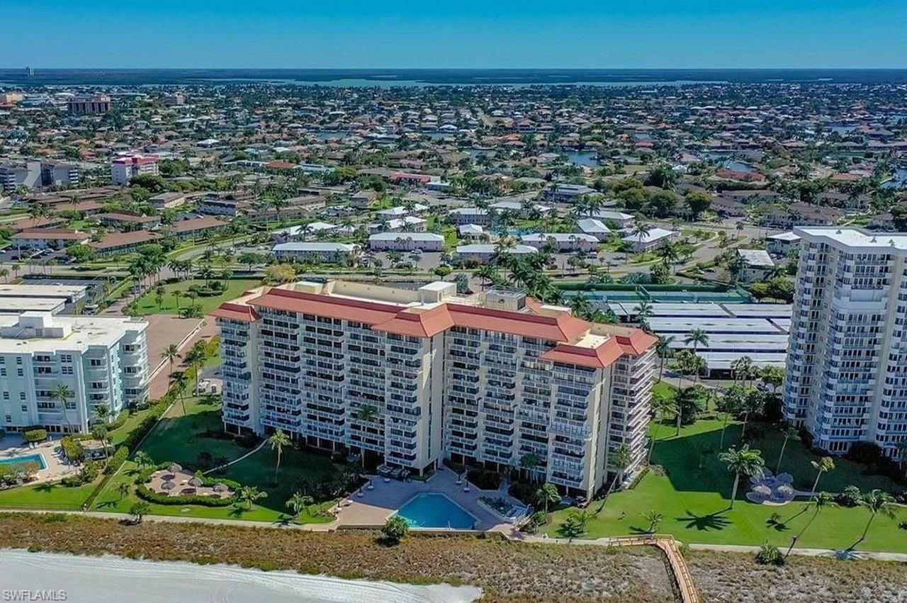 180 Seaview Ct #111 - Photo 7 of 17