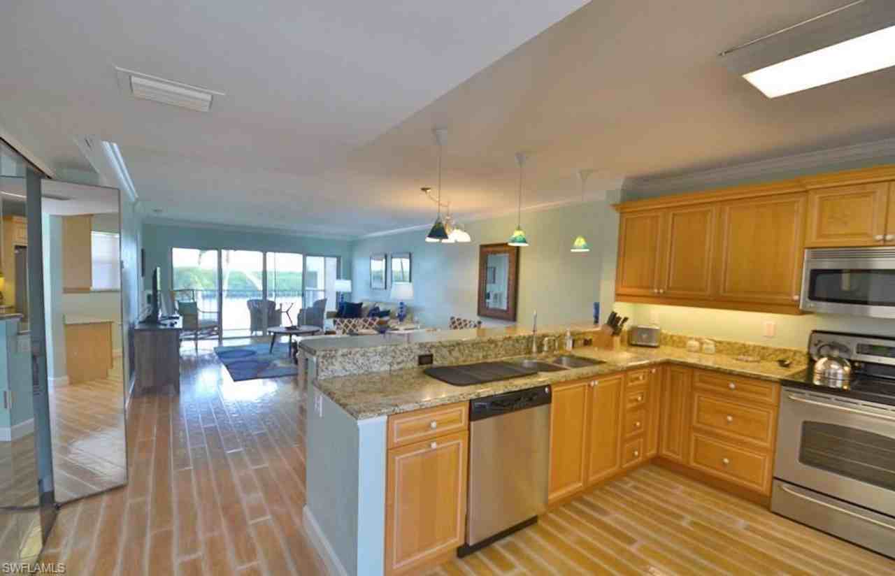 307 Goodlette-Frank Rd S - Photo 6 of 26