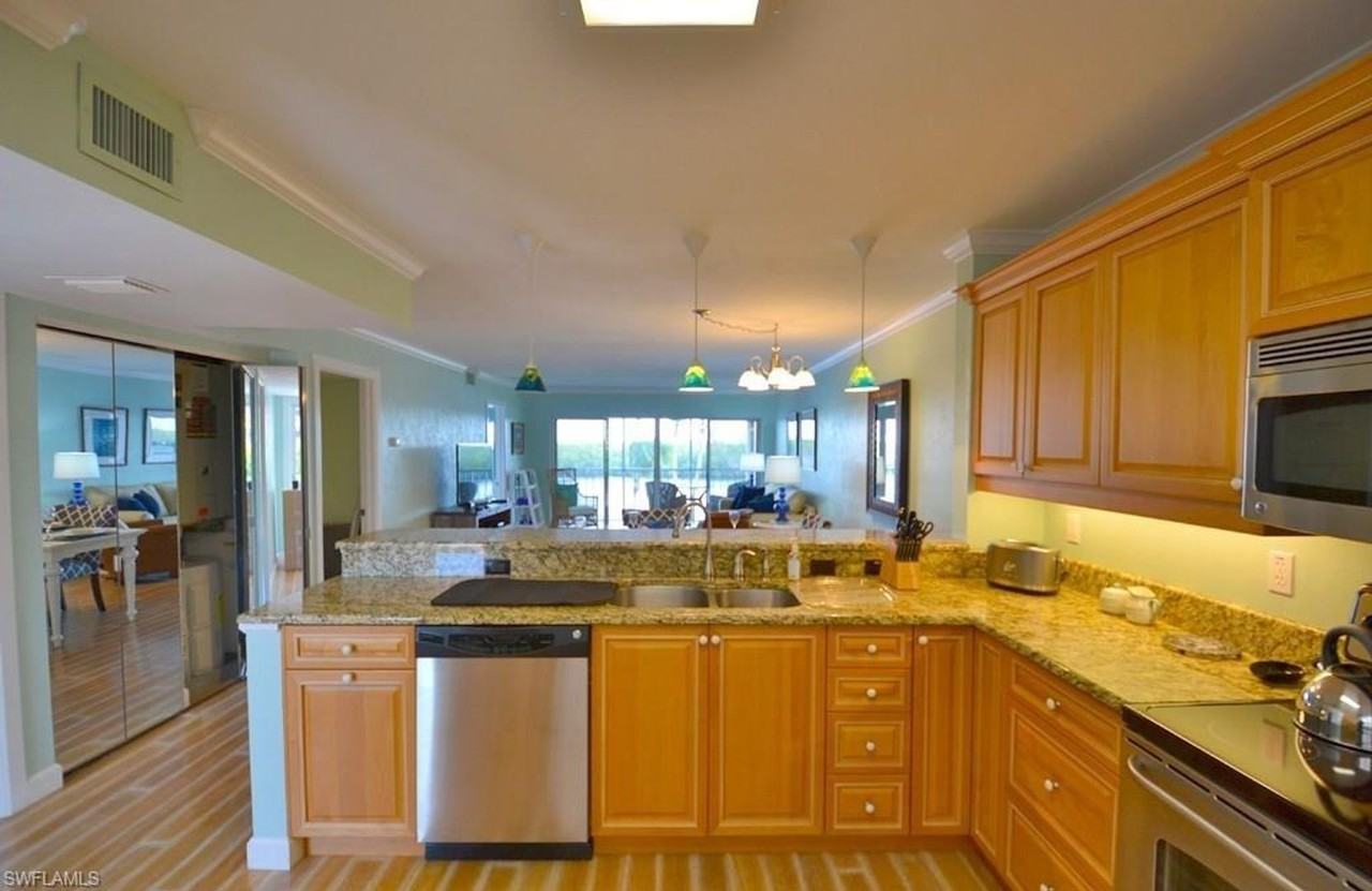 307 Goodlette-Frank Rd S - Photo 7 of 26