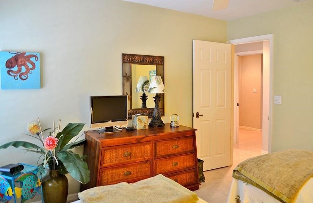 5635 Turtle Bay Dr #6 - Photo 5 of 25