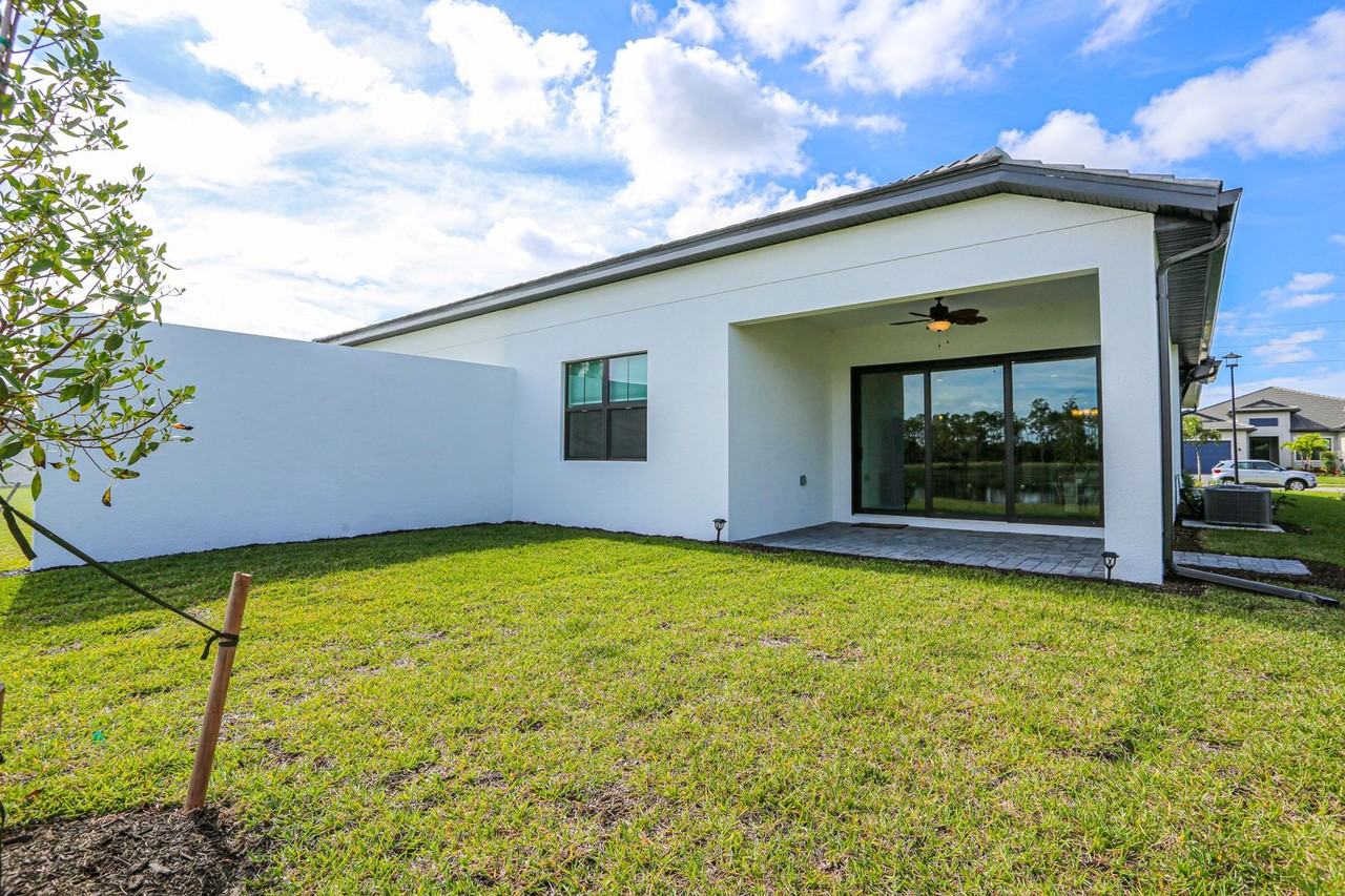 14759 Kingfisher Loop - Photo 4 of 42