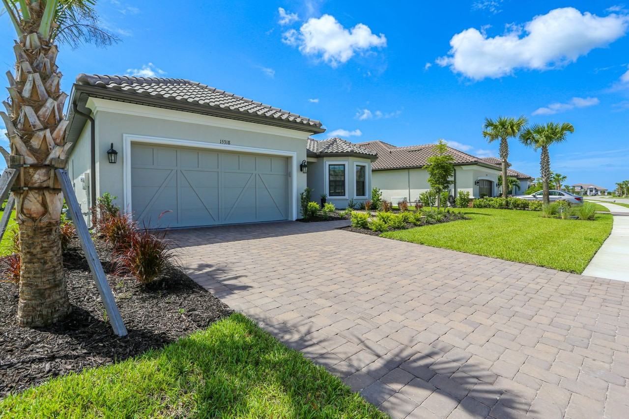 15318 Aprile St - Photo 2 of 50