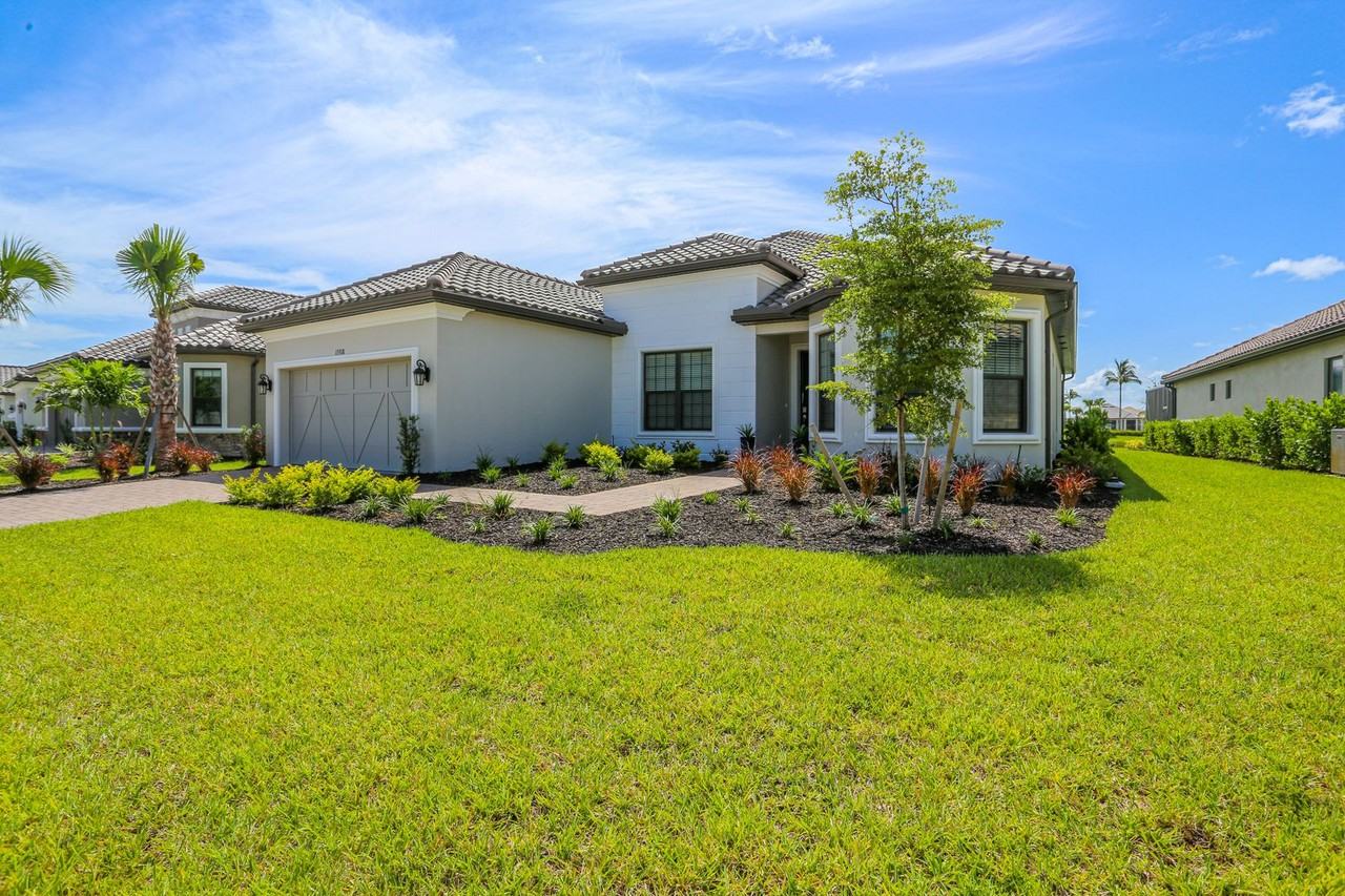 15318 Aprile St - Photo 5 of 50