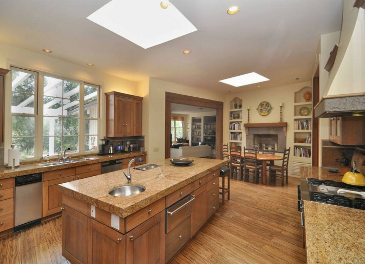 5537 Round Meadow Rd - Photo 5 of 24
