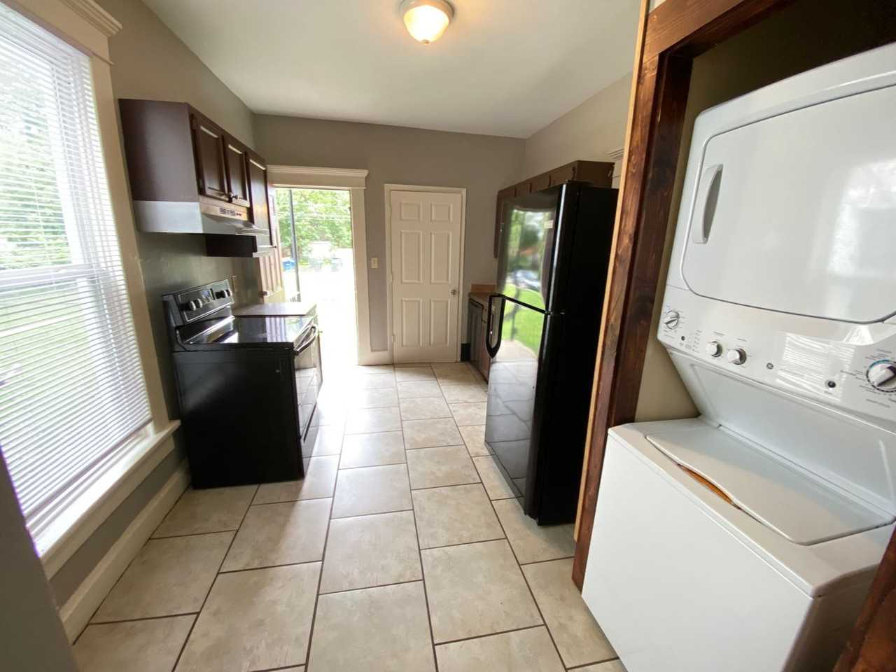 406 E 17th Ave - Photo 4 of 14