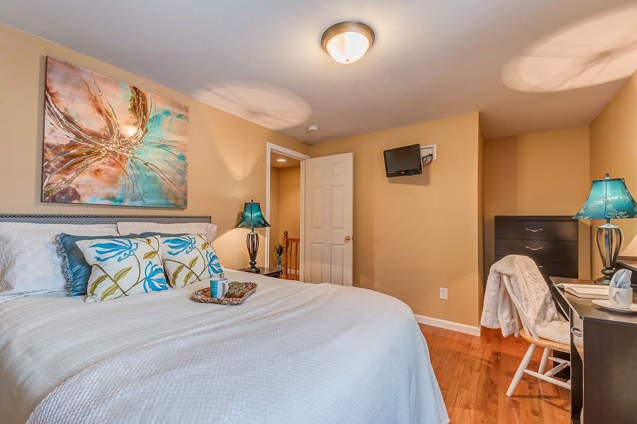 Robert Dr - Photo 2 of 14