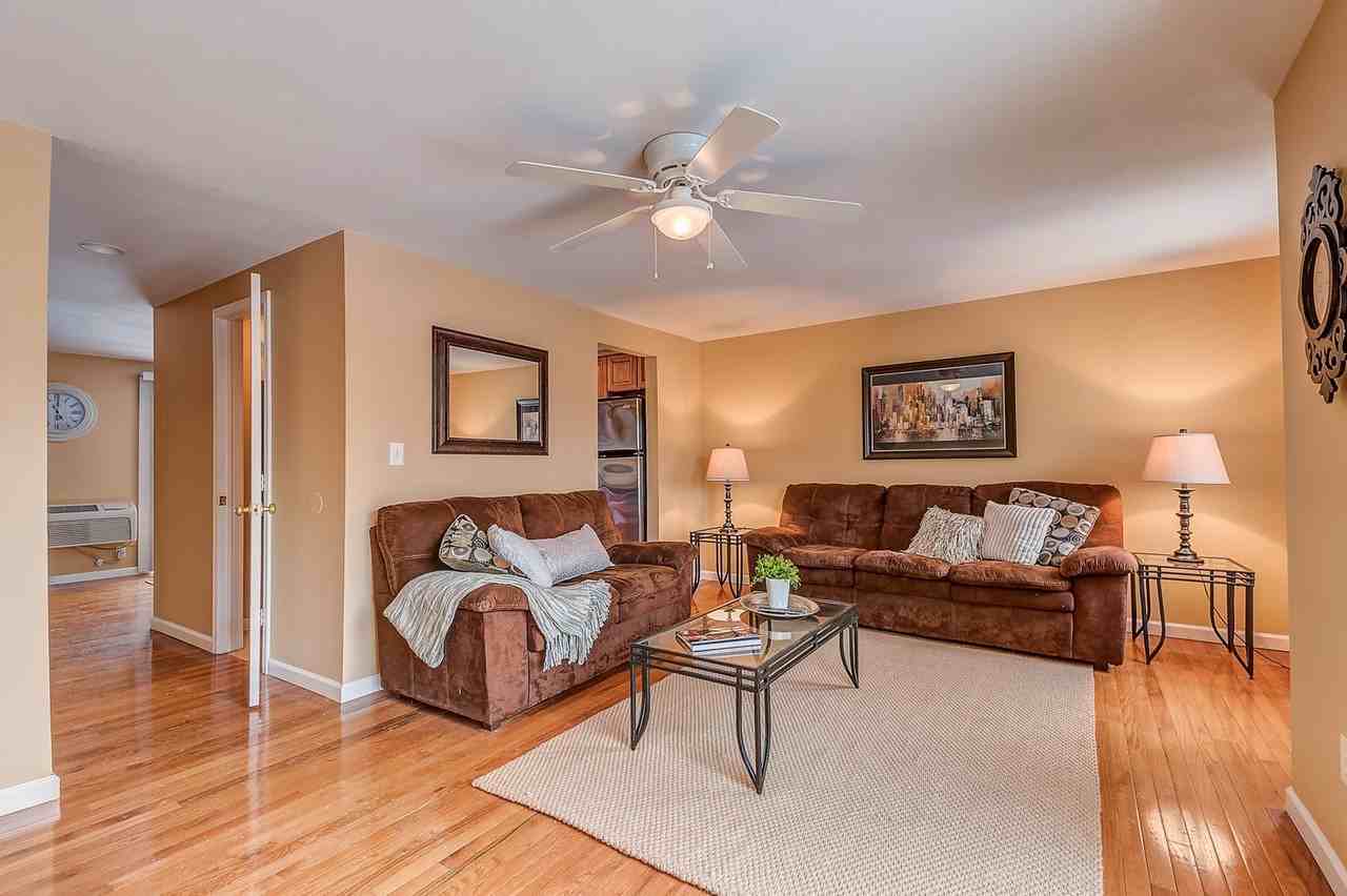 Robert Dr - Photo 4 of 14