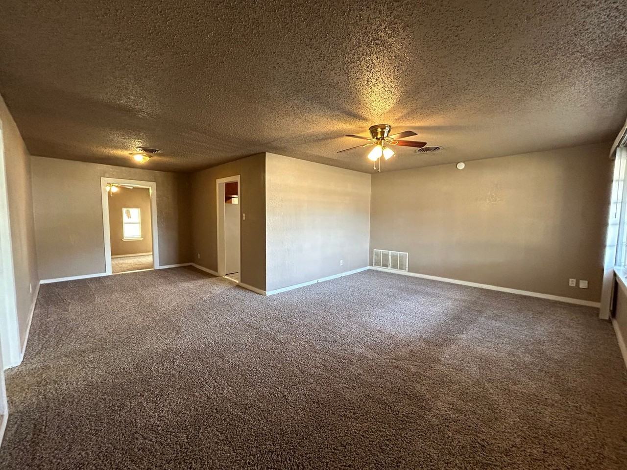 3403 24th St - Photo 2 of 11