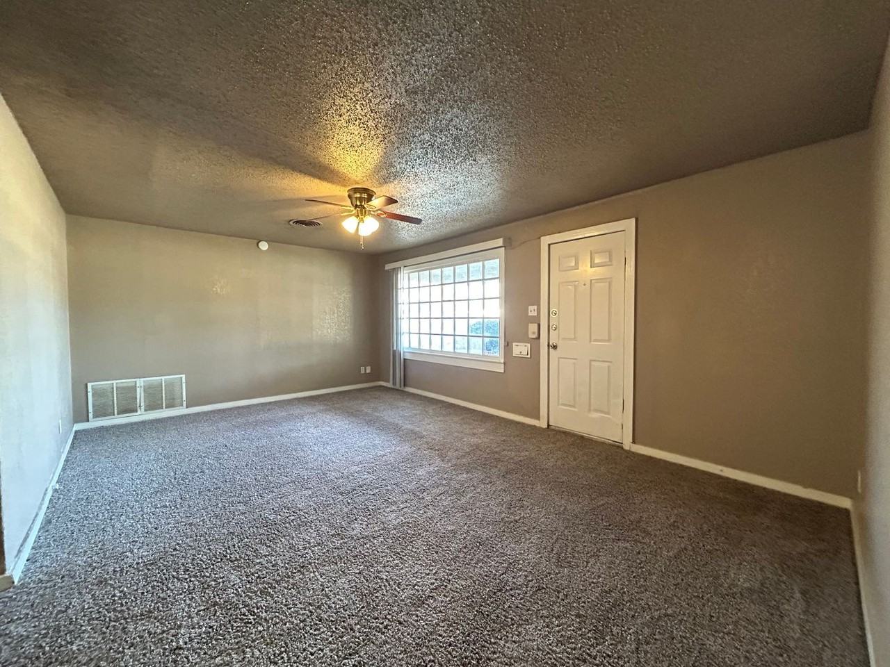 3403 24th St - Photo 3 of 11