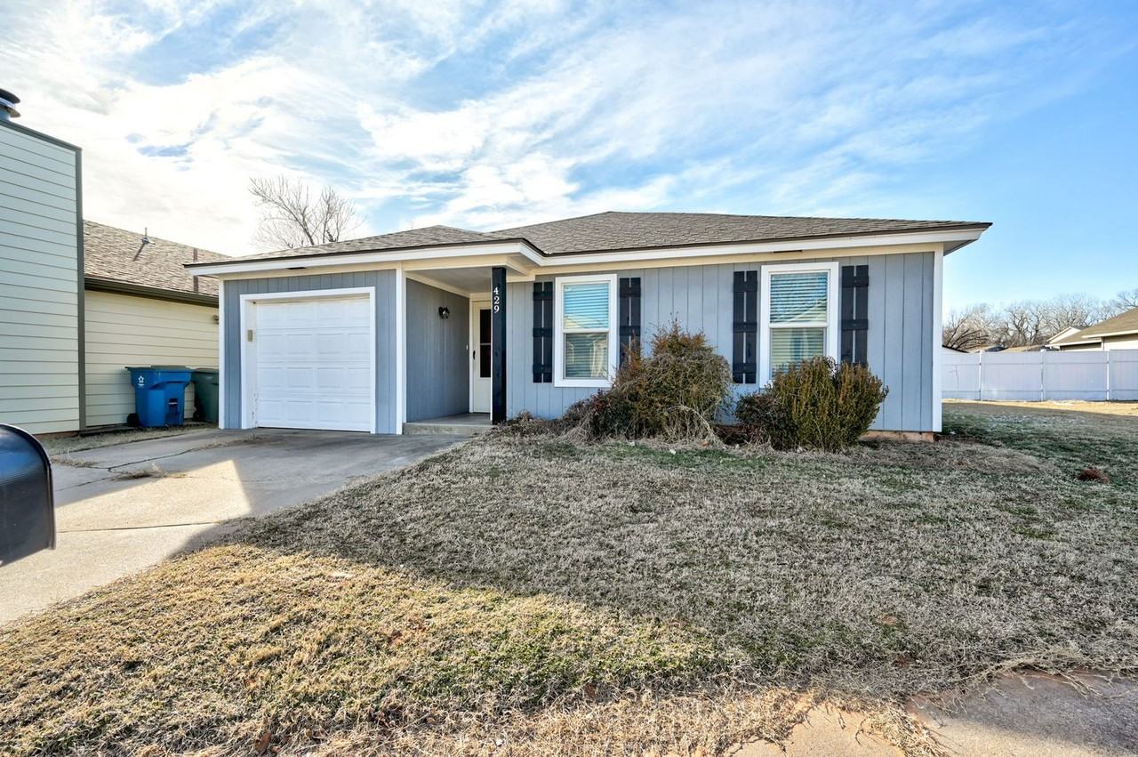 429 Belmont Dr - Photo 3 of 36