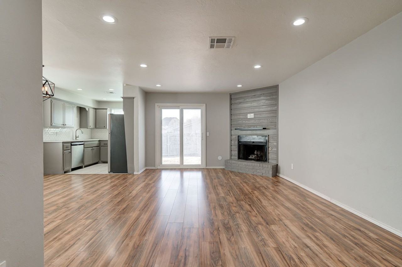 429 Belmont Dr - Photo 6 of 36