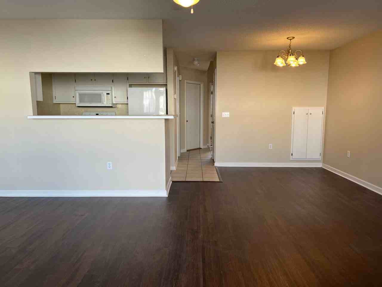 121 S Springview Dr - Photo 5 of 18