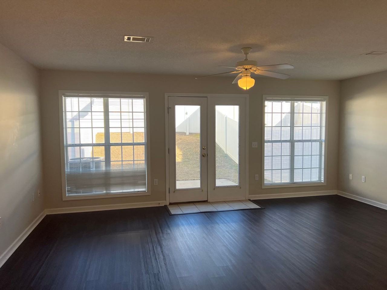 121 S Springview Dr - Photo 4 of 18